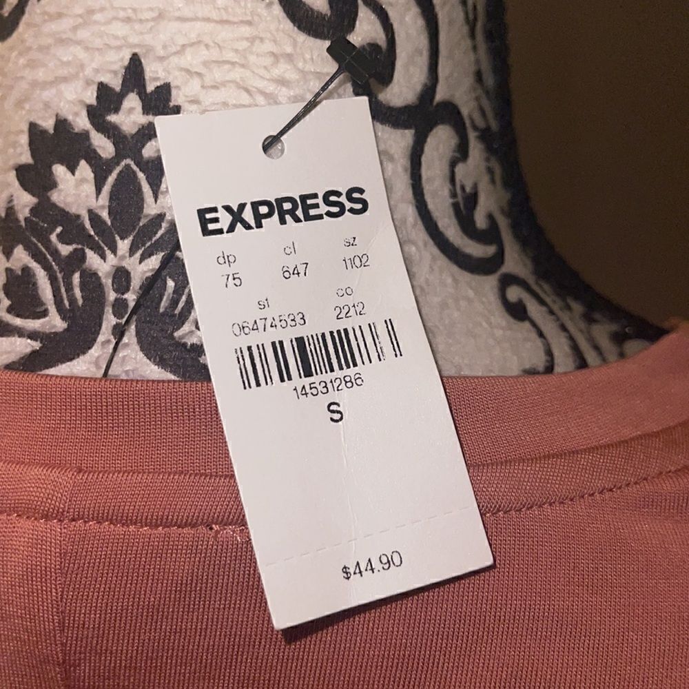Express NWT open sleeve top - Picture 4 of 4